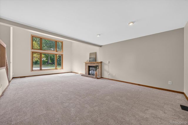 5954 Snow Apple Drive, Independence Charter Township, MI 48346