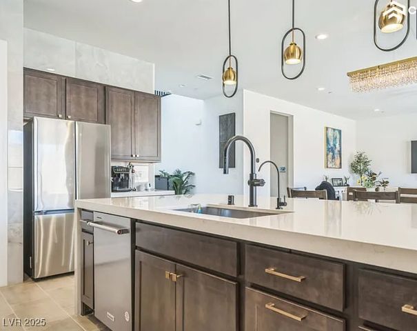 9031 Coastal Oaks Street, Las Vegas, NV 89166