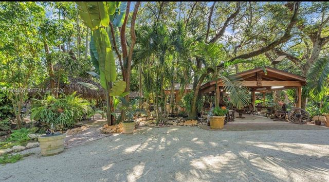 15425 SW 268th St, Homestead, FL 33032