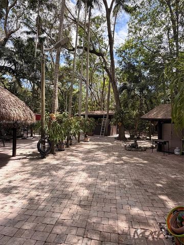 15425 SW 268th St, Homestead, FL 33032