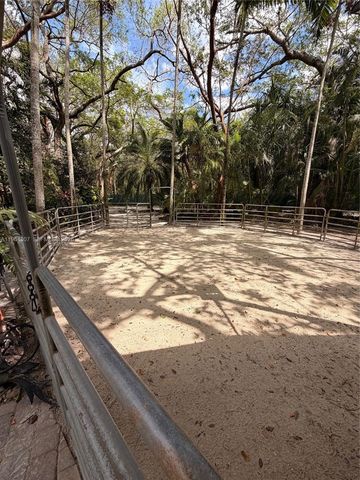 15425 SW 268th St, Homestead, FL 33032