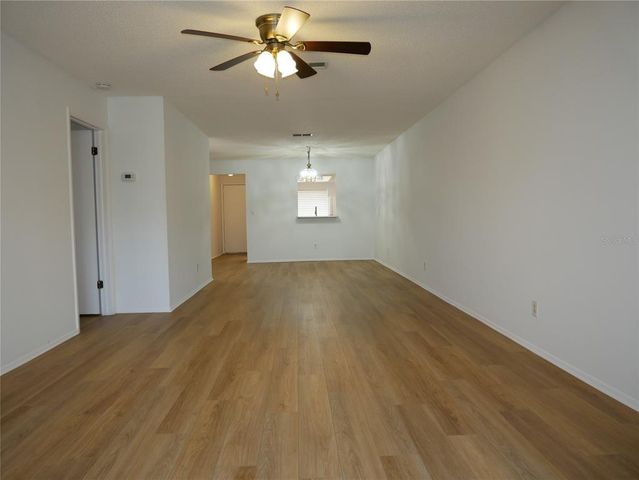 2297 LARK CIRCLE E E, Palm Harbor, FL 34684