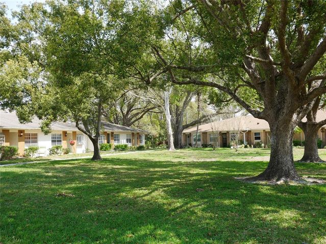 2297 LARK CIRCLE E E, Palm Harbor, FL 34684