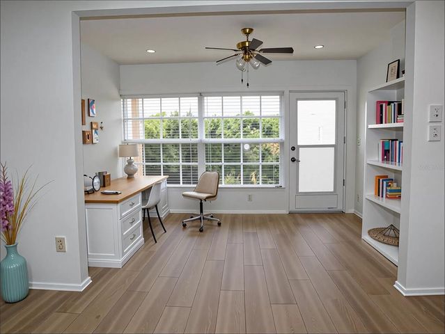 2297 LARK CIRCLE E E, Palm Harbor, FL 34684