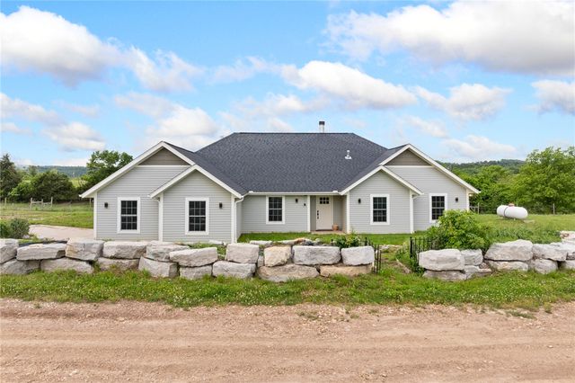 307 Whitetail Drive, Harrison, AR 72601