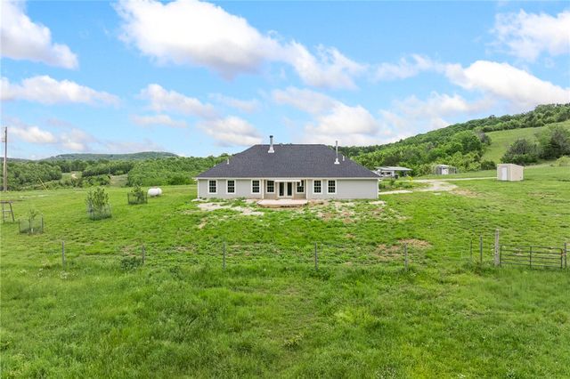 307 Whitetail Drive, Harrison, AR 72601