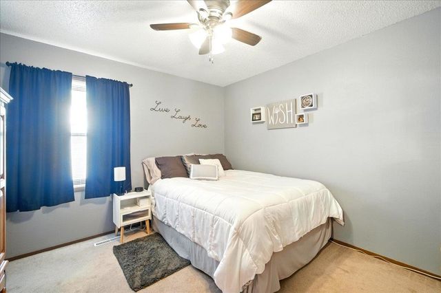 120 12th Ave NE, Oelwein, IA 50662