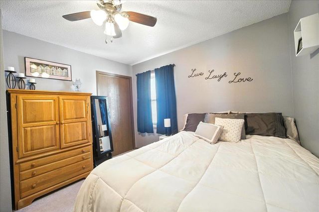 120 12th Ave NE, Oelwein, IA 50662