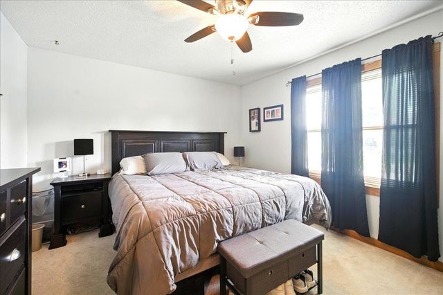 120 12th Ave NE, Oelwein, IA 50662