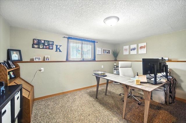 120 12th Ave NE, Oelwein, IA 50662