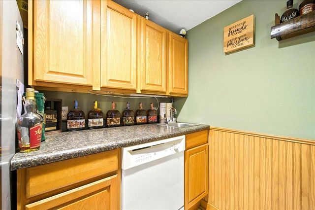 120 12th Ave NE, Oelwein, IA 50662