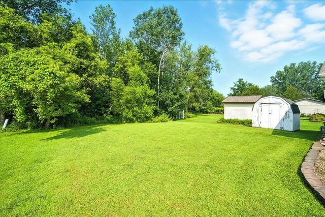 120 12th Ave NE, Oelwein, IA 50662