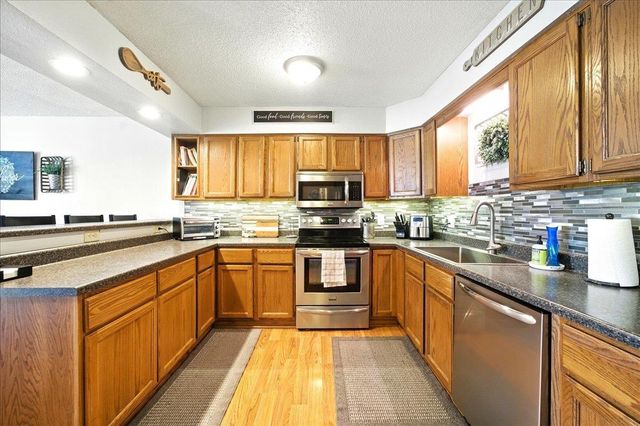 120 12th Ave NE, Oelwein, IA 50662