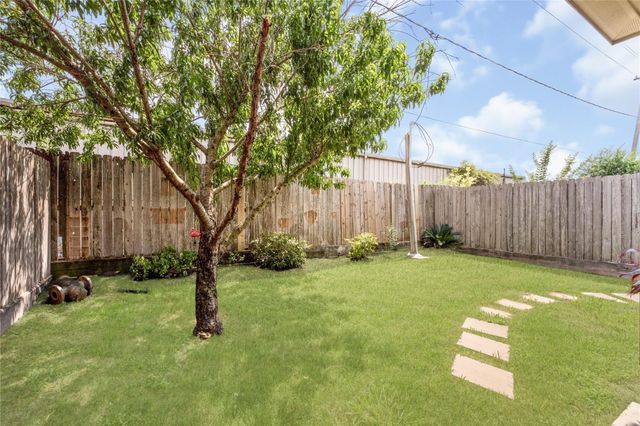 9415 Blalock Tree Court, Houston, TX 77080