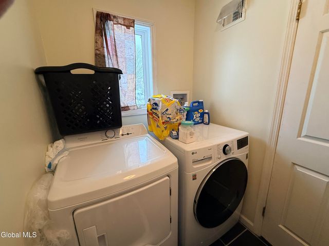 120 Donna Lynn Drive, East Greenbush, NY 12061