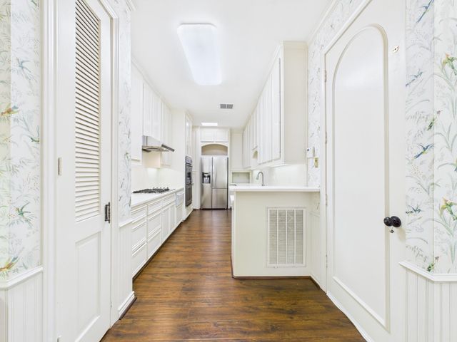 7608 Del Monte Drive, Houston, TX 77063