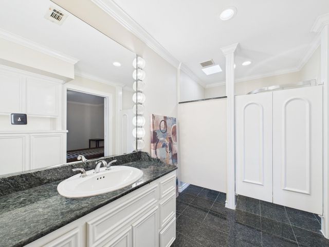 7608 Del Monte Drive, Houston, TX 77063