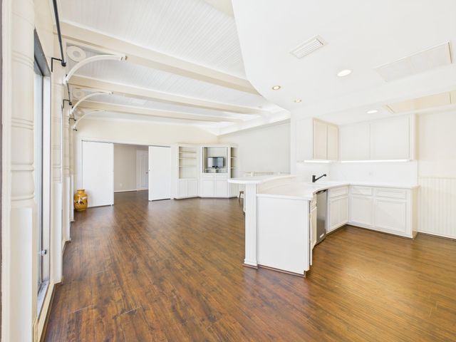 7608 Del Monte Drive, Houston, TX 77063