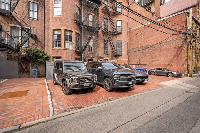 116 Commonwealth Avenue 1, Boston, MA 02116