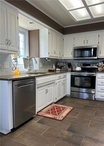 729 SE Claremont Street, Lee's Summit, MO 64063