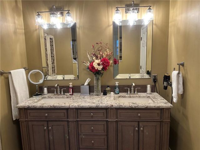 729 SE Claremont Street, Lee's Summit, MO 64063