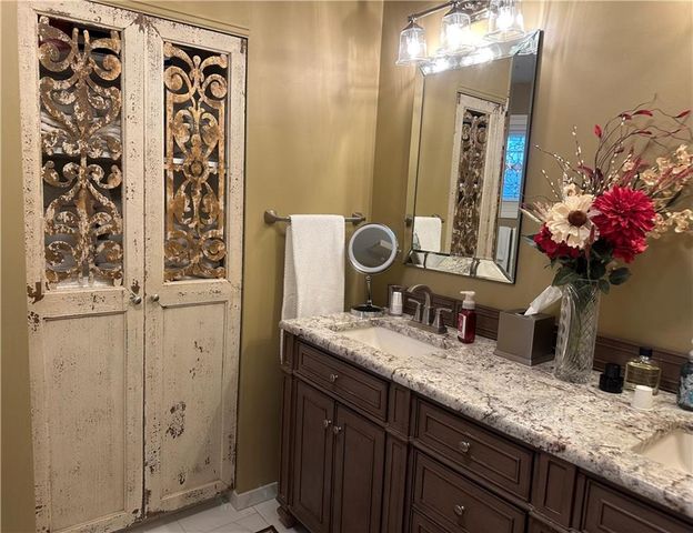 729 SE Claremont Street, Lee's Summit, MO 64063