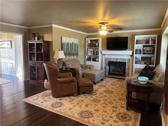 729 SE Claremont Street, Lee's Summit, MO 64063