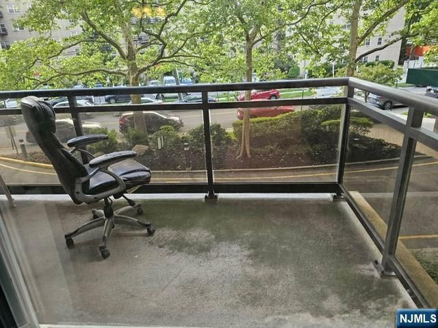 2200 N Central Road 2V, Fort Lee, NJ 07024