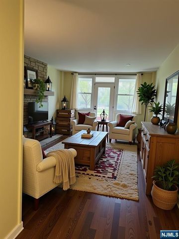 2200 N Central Road 2V, Fort Lee, NJ 07024