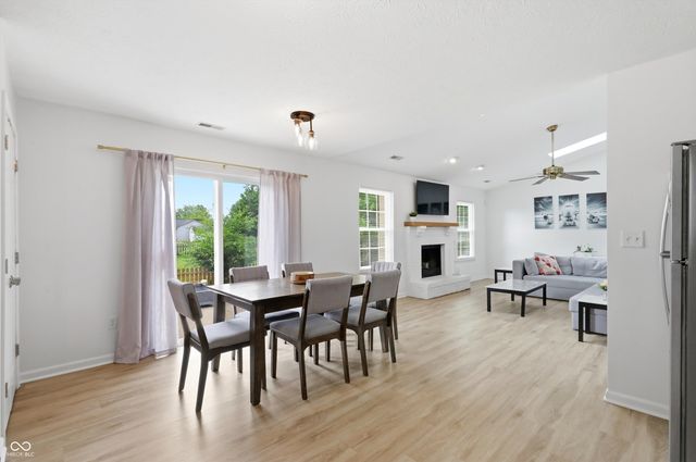 541 E Pine Ridge Drive, Westfield, IN 46074
