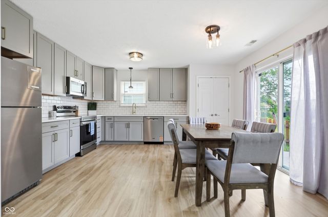 541 E Pine Ridge Drive, Westfield, IN 46074