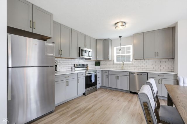 541 E Pine Ridge Drive, Westfield, IN 46074