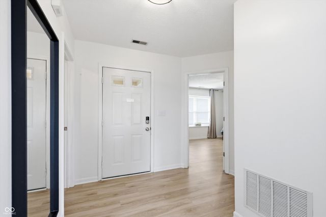 541 E Pine Ridge Drive, Westfield, IN 46074