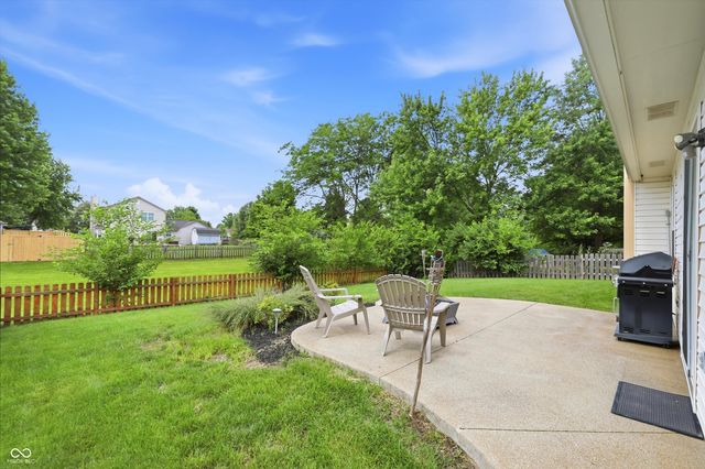 541 E Pine Ridge Drive, Westfield, IN 46074