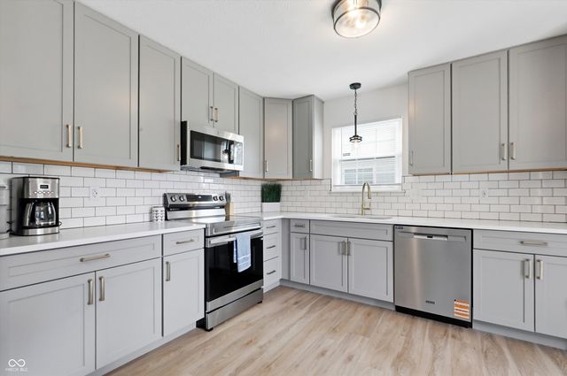 541 E Pine Ridge Drive, Westfield, IN 46074