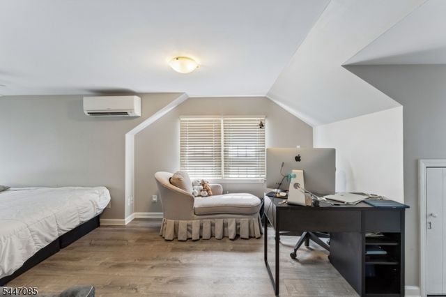 111 Yale Ter, Linden City, NJ 07036