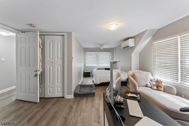 111 Yale Ter, Linden City, NJ 07036