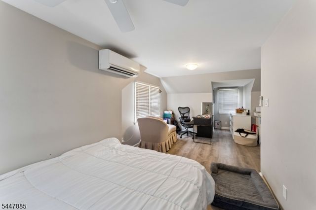 111 Yale Ter, Linden City, NJ 07036
