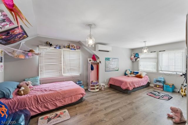 111 Yale Ter, Linden City, NJ 07036