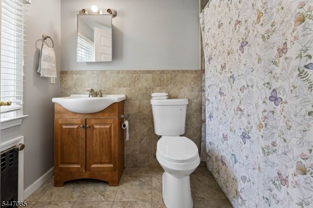 111 Yale Ter, Linden City, NJ 07036
