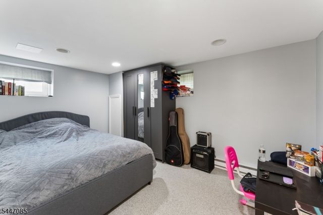 111 Yale Ter, Linden City, NJ 07036