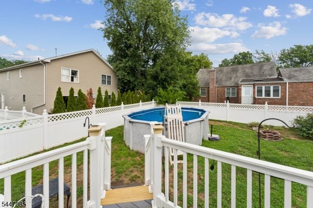 111 Yale Ter, Linden City, NJ 07036