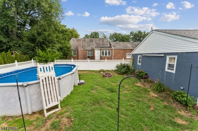 111 Yale Ter, Linden City, NJ 07036