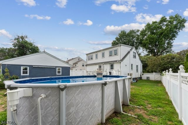 111 Yale Ter, Linden City, NJ 07036