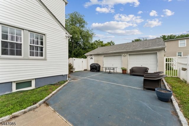 111 Yale Ter, Linden City, NJ 07036
