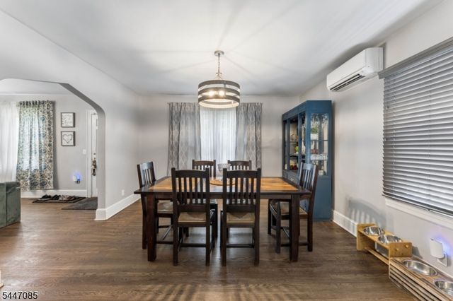 111 Yale Ter, Linden City, NJ 07036