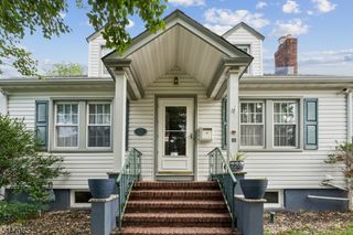 111 Yale Ter, Linden City, NJ 07036