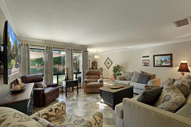19591 Meadow View Dr, Woodbridge, CA 95258