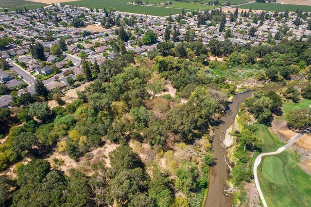 19591 Meadow View Dr, Woodbridge, CA 95258