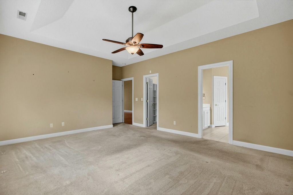 Image 19 of property listing at 18 Muirfield Village Court, Summerville, SC 29483